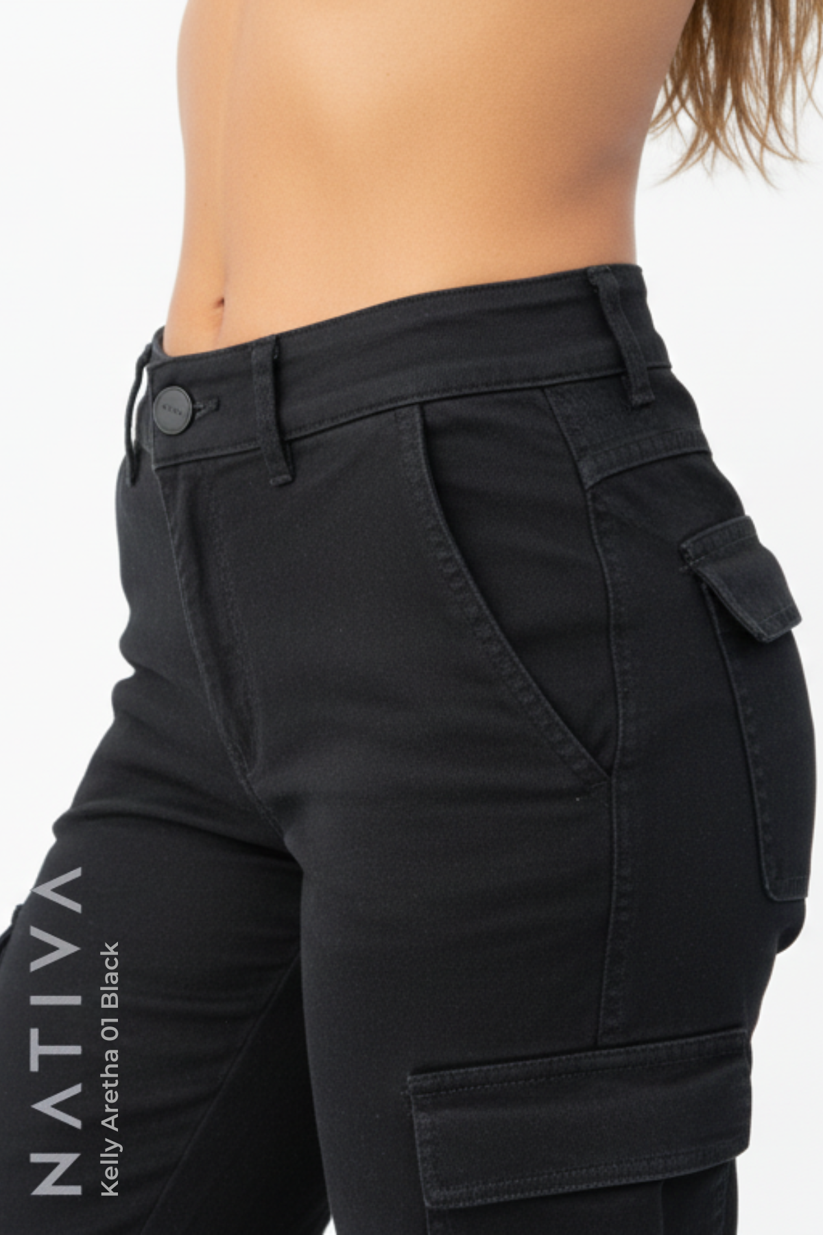 STRAIGHT JEANS, KELLY ARETHA 01 BLACK. Talle Medio. Con tejidos ESFD (Extreme Stretch Flattering Denim). Cintura Ajustable PERFECT FIT®