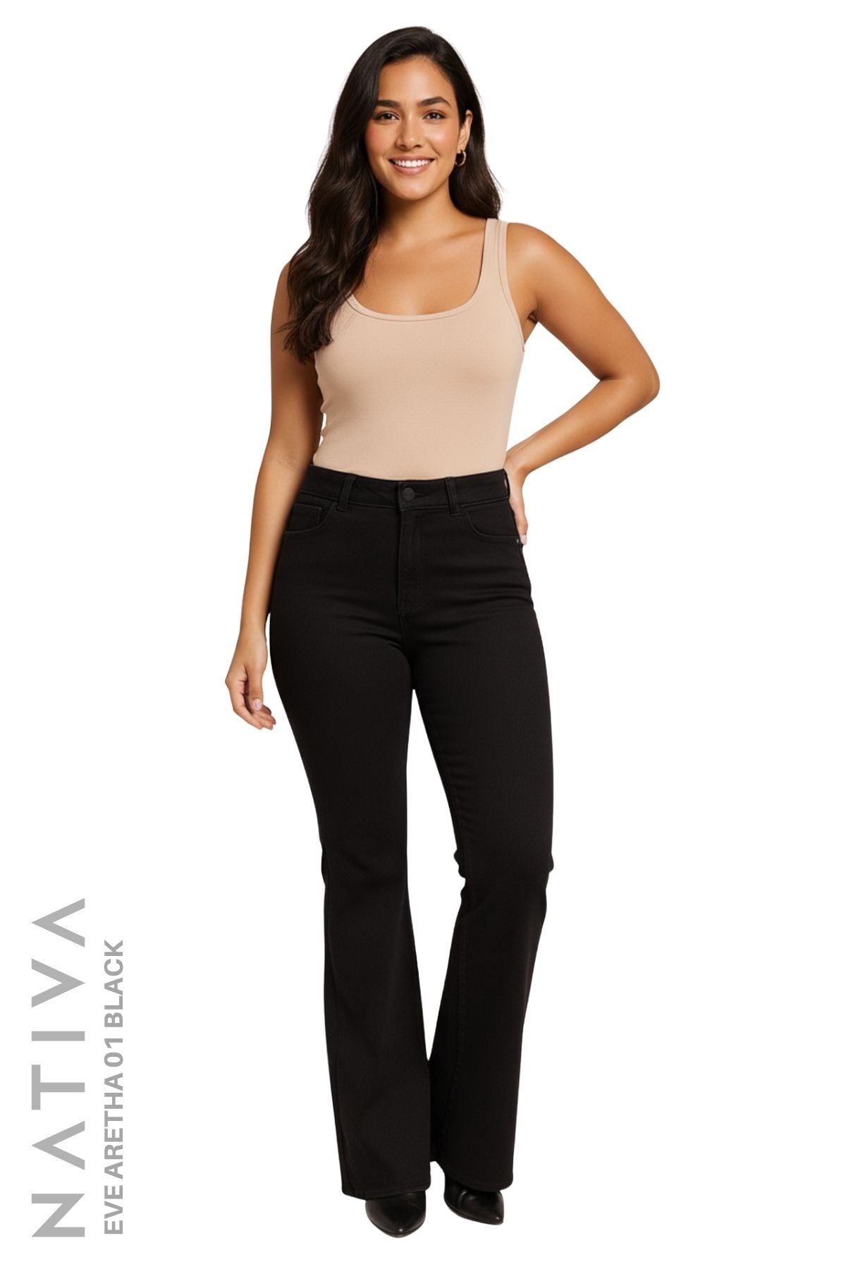 STRAIGHT JEANS, EVE ARETHA 01 BLACK. Talle Medio. Con tejidos ESFD (Extreme Stretch Flattering Denim). Cintura Ajustable PERFECT FIT®