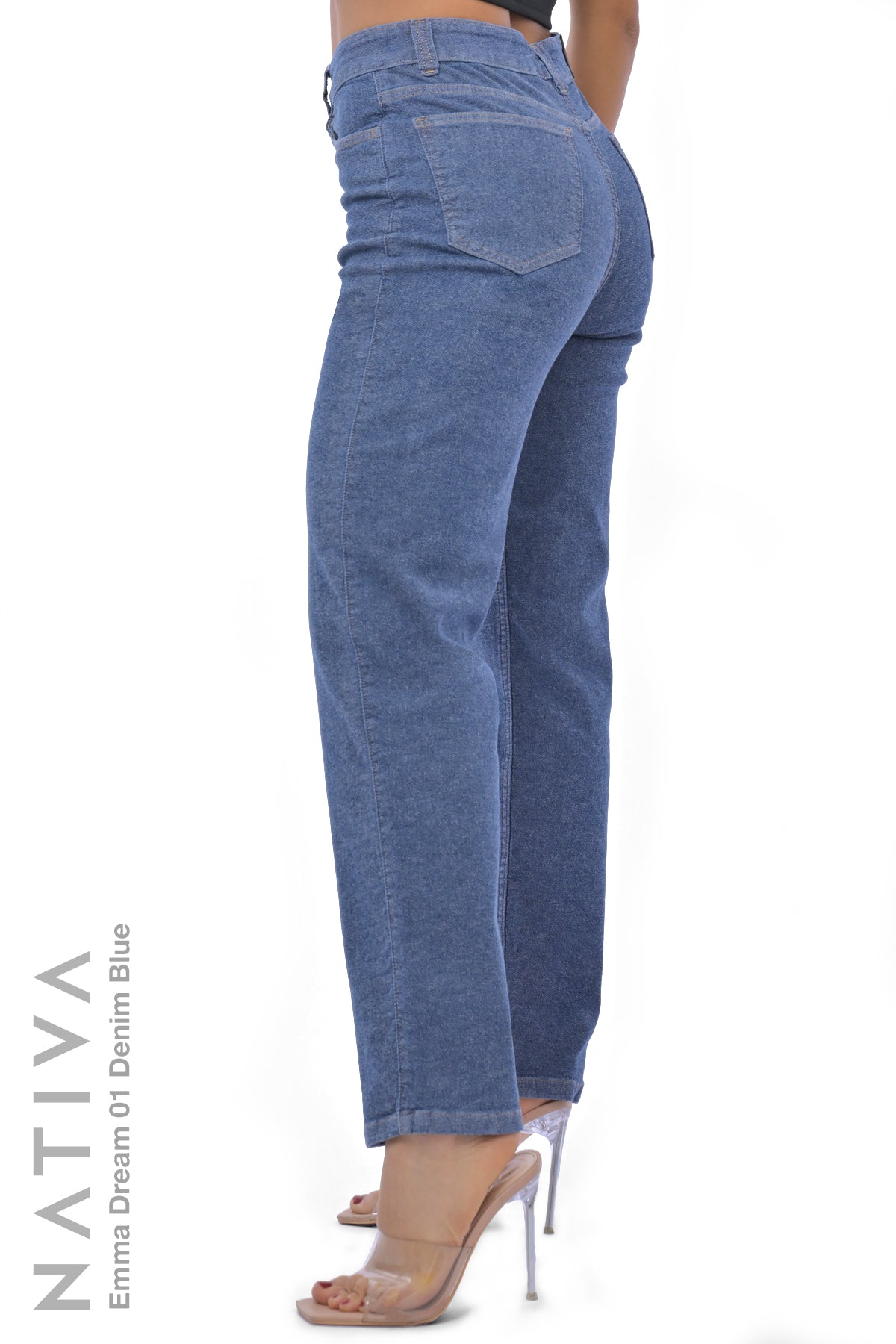 STRAIGHT JEANS, EMMA DREAM 01 DENIM BLUE. Talle Alto. Con tejidos super elásticos ESFD (Extreme Stretch Flattering Denim). Cintura Ajustable PERFECT FIT®