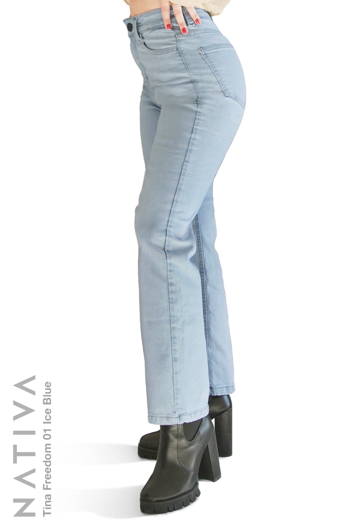 STRAIGHT JEANS, TINA FREEDOM 01 ICE BLUE. Talle Alto. Con tejidos super elásticos ESFD (Extreme Stretch Flattering Denim). Cintura Ajustable®