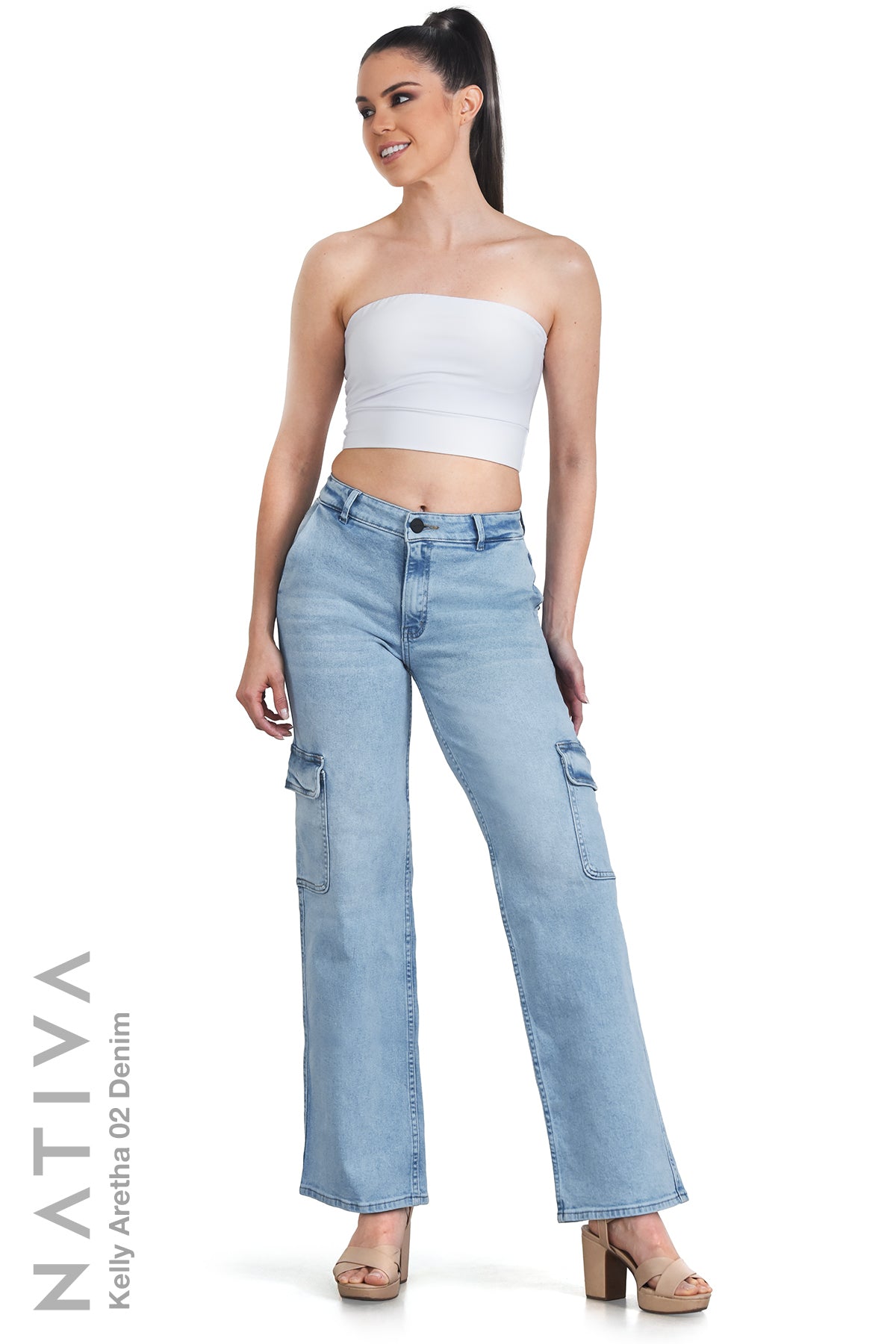 STRAIGHT JEANS, KELLY ARETHA 02 DENIM BLUE. Talle Medio. Con tejidos ESFD (Extreme Stretch Flattering Denim). Cintura Ajustable PERFECT FIT®