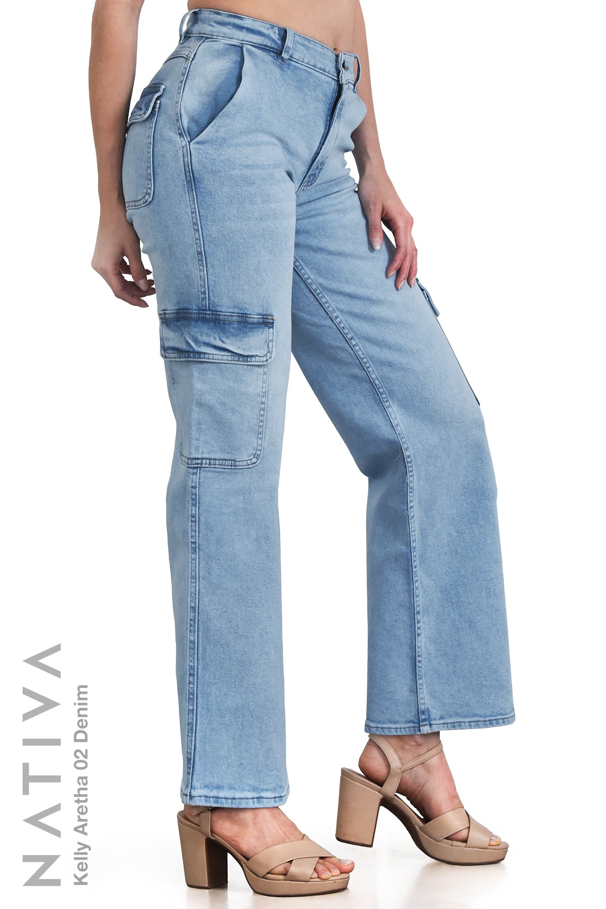 STRAIGHT JEANS, KELLY ARETHA 02 DENIM BLUE. Talle Medio. Con tejidos ESFD (Extreme Stretch Flattering Denim). Cintura Ajustable PERFECT FIT®