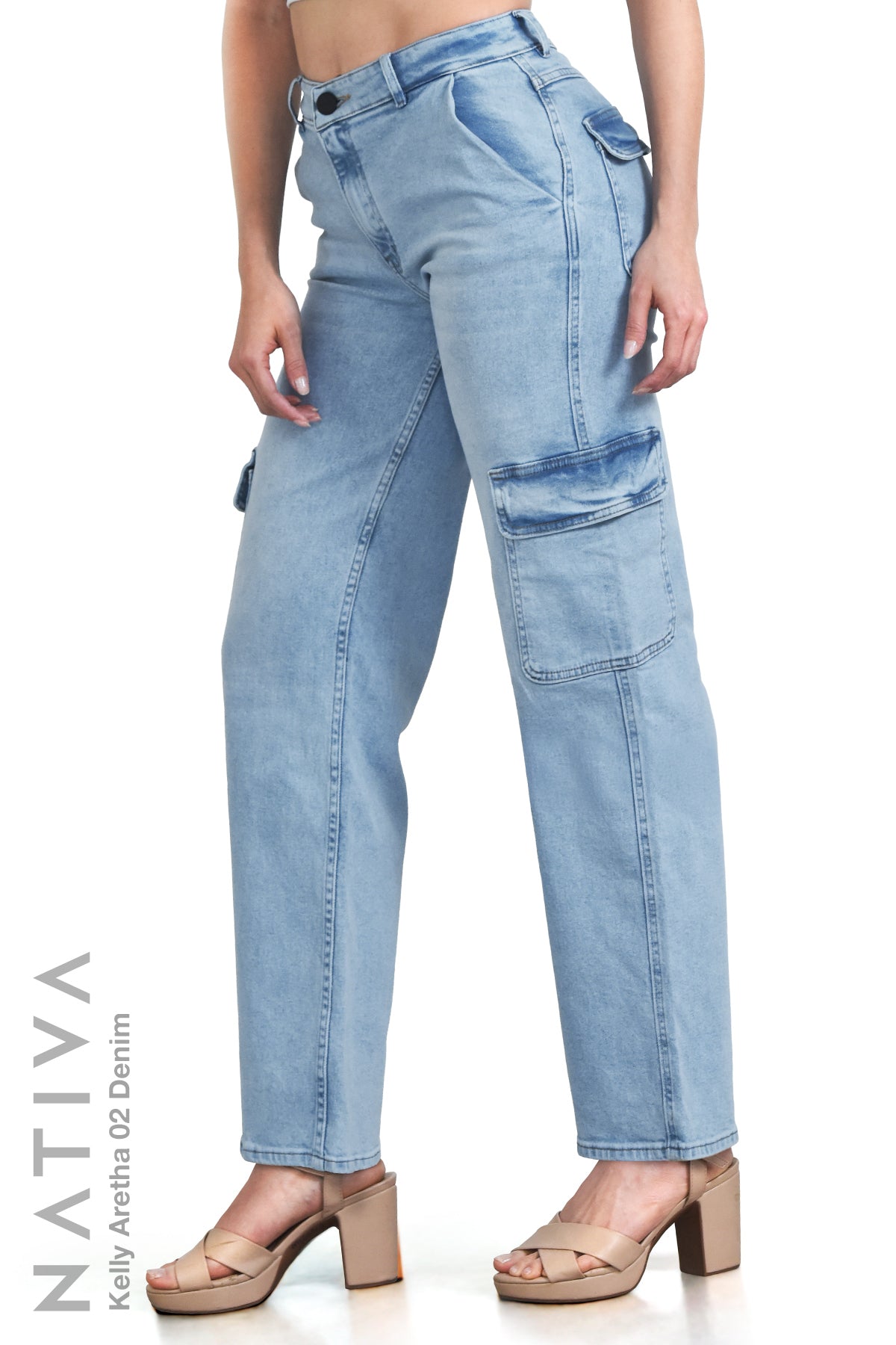 STRAIGHT JEANS, KELLY ARETHA 02 DENIM BLUE. Talle Medio. Con tejidos ESFD (Extreme Stretch Flattering Denim). Cintura Ajustable PERFECT FIT®