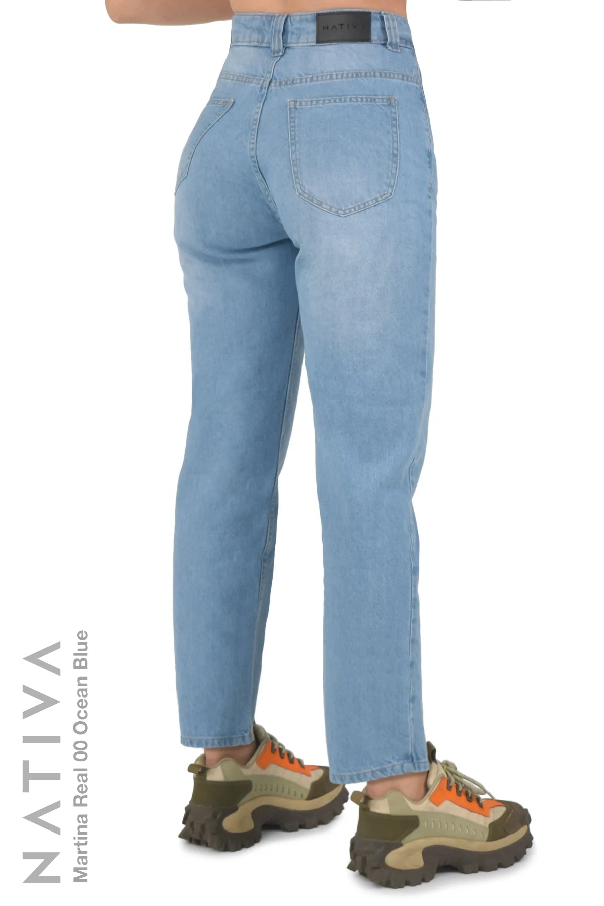 MOM JEANS TRUE DENIM, MARTINA REAL 00 OCEAN BLUE. Talle Alto. Alto Confort. 100% Algodón Nativo Virgen. Rígido Auténtico e Interminable. Cintura Ajustable PERFECT FIT®