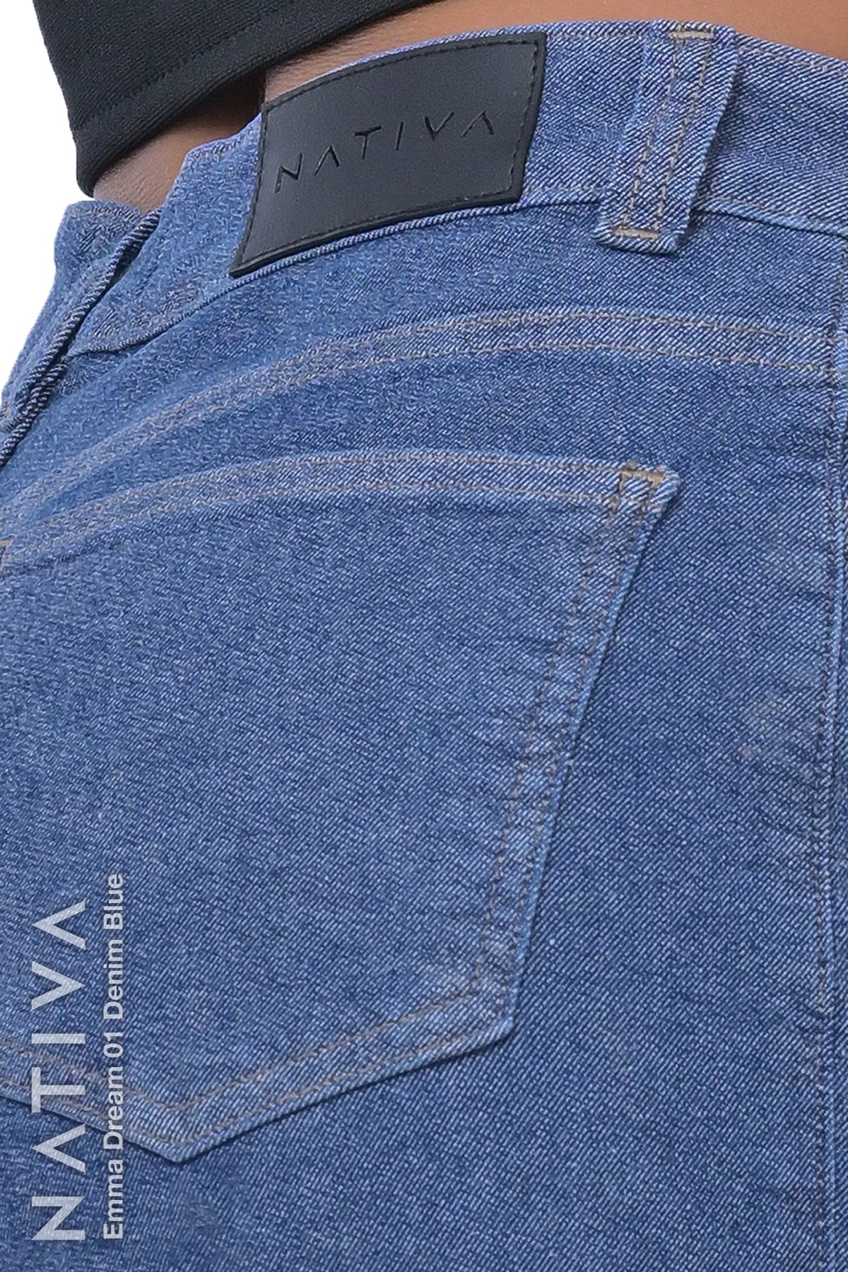 STRAIGHT JEANS, EMMA DREAM 01 DENIM BLUE. Talle Alto. Con tejidos super elásticos ESFD (Extreme Stretch Flattering Denim). Cintura Ajustable PERFECT FIT®