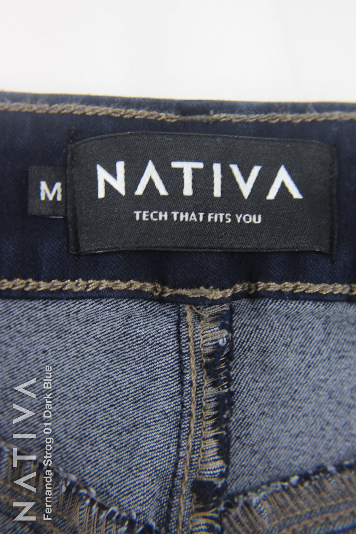 STRAIGHT JEANS, FERNANDA STRONG 01 DARK BLUE. Talle Alto. Con tejidos super elasticos ESFD (Extreme Stretch Flattering Denim). Cintura Ajustable PERFECT FIT®