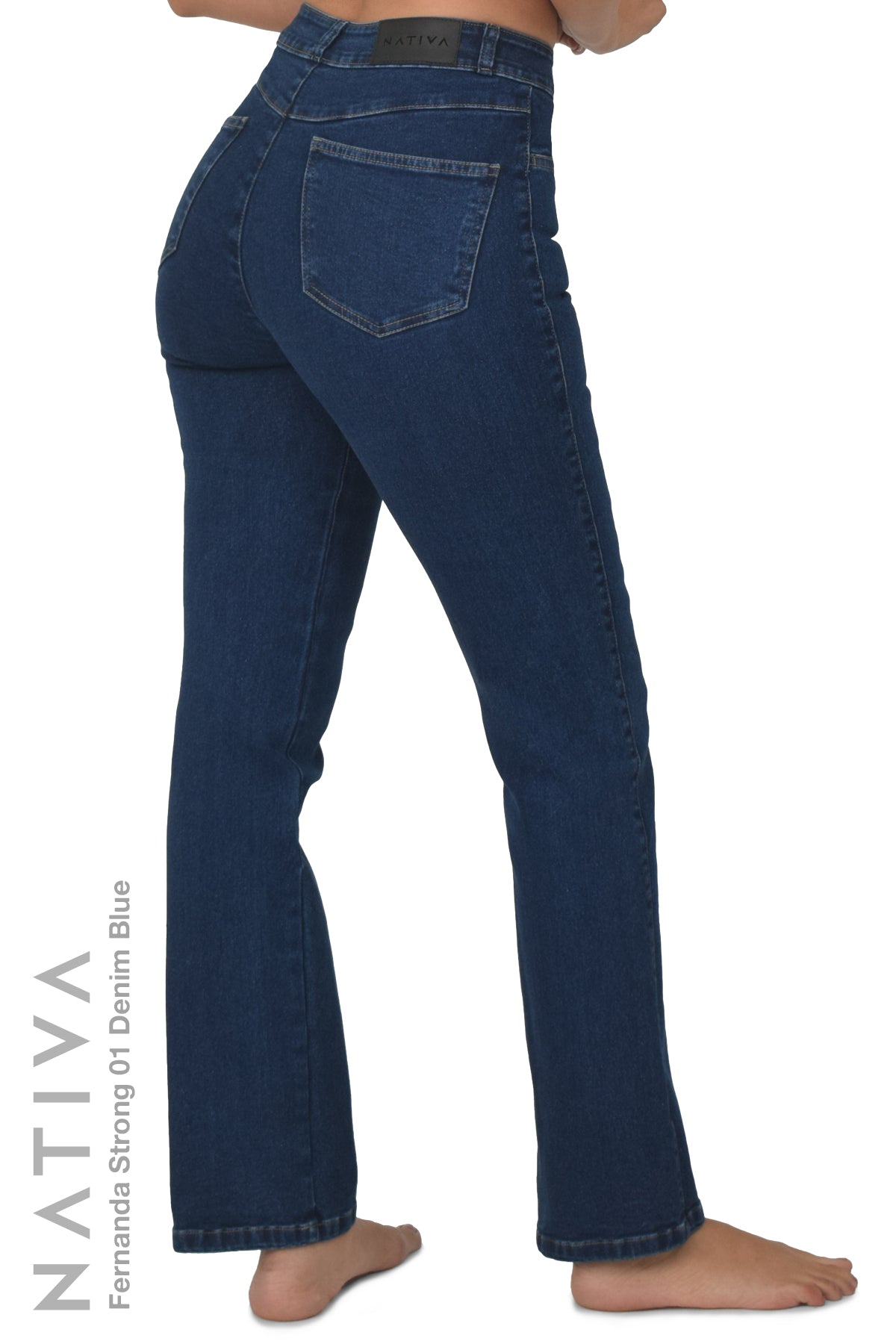 STRAIGHT JEANS, FERNANDA STRONG 01 DENIM BLUE. Talle Alto. Con tejidos super elasticos ESFD (Extreme Stretch Flattering Denim). Cintura Ajustable PERFECT FIT®