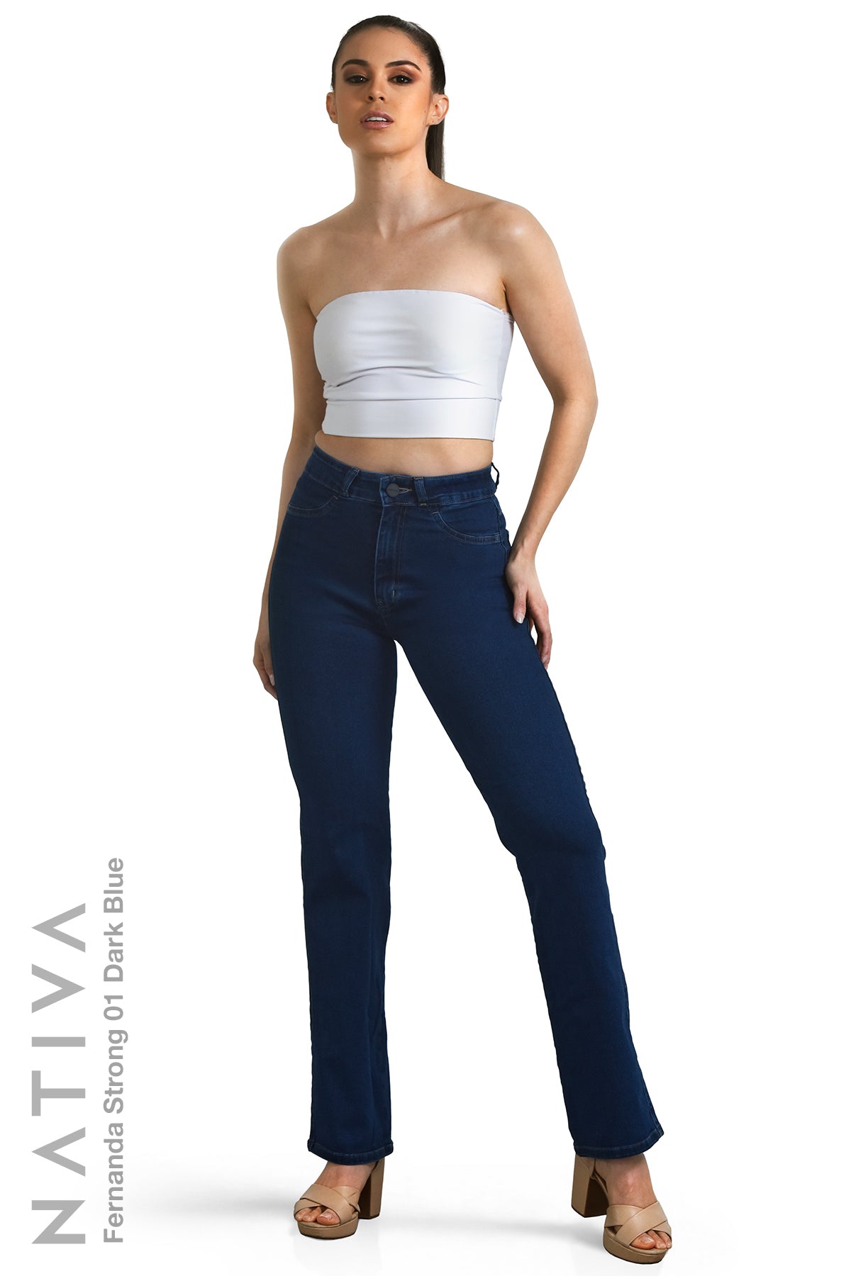 STRAIGHT JEANS, FERNANDA STRONG 01 DARK BLUE. Talle Alto. Con tejidos super elasticos ESFD (Extreme Stretch Flattering Denim). Cintura Ajustable PERFECT FIT®