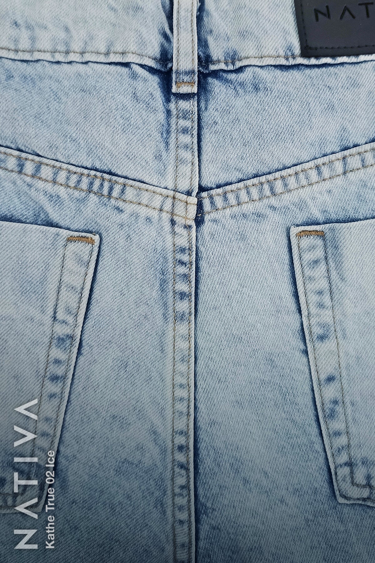 BERMUDA TRUE DENIM, KATHE TRUE 02 ICE. Talle Alto. 100% Algodón Nativo Virgen. Rígido Auténtico e Interminable. Cintura Ajustable PERFECT FIT®