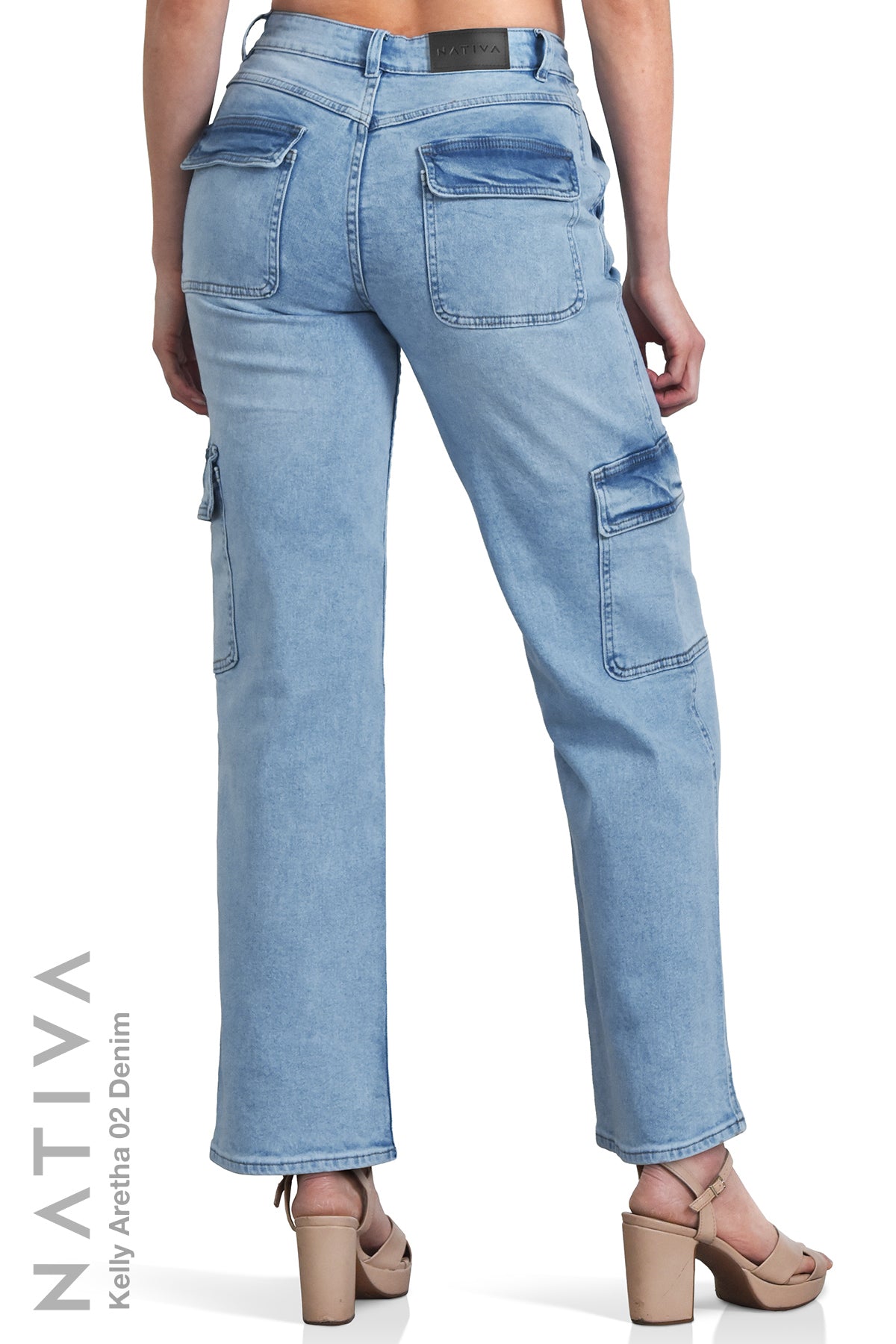 STRAIGHT JEANS, KELLY ARETHA 02 DENIM BLUE. Talle Medio. Con tejidos ESFD (Extreme Stretch Flattering Denim). Cintura Ajustable PERFECT FIT®