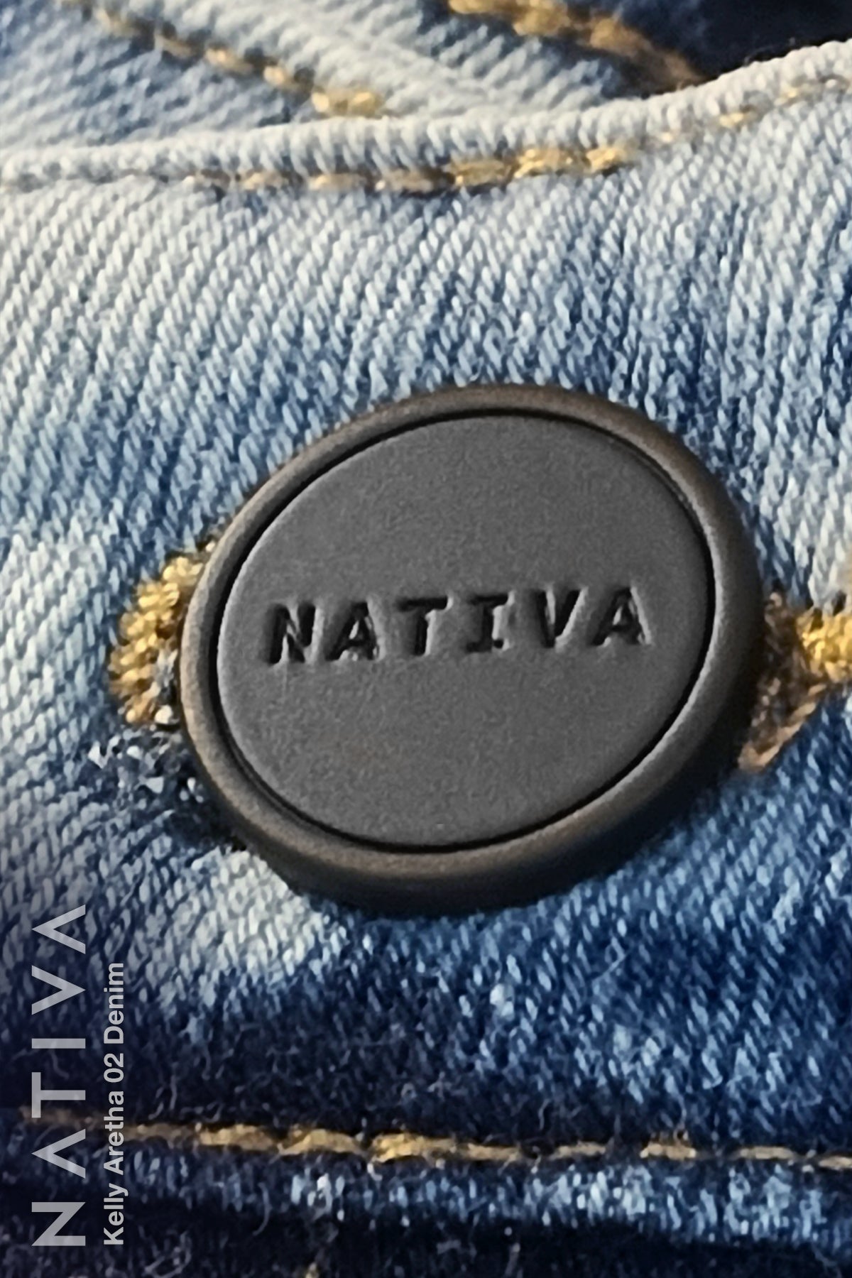 STRAIGHT JEANS, KELLY ARETHA 02 DENIM BLUE. Talle Medio. Con tejidos ESFD (Extreme Stretch Flattering Denim). Cintura Ajustable PERFECT FIT®