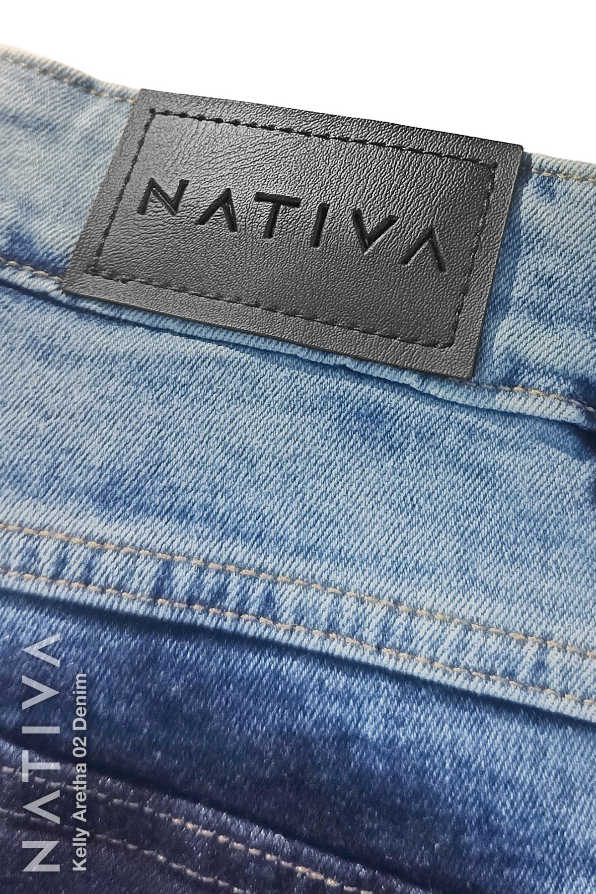 STRAIGHT JEANS, KELLY ARETHA 02 DENIM BLUE. Talle Medio. Con tejidos ESFD (Extreme Stretch Flattering Denim). Cintura Ajustable PERFECT FIT®