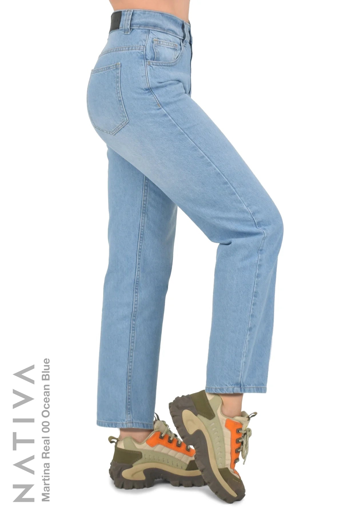MOM JEANS TRUE DENIM, MARTINA REAL 00 OCEAN BLUE. Talle Alto. Alto Confort. 100% Algodón Nativo Virgen. Rígido Auténtico e Interminable. Cintura Ajustable PERFECT FIT®
